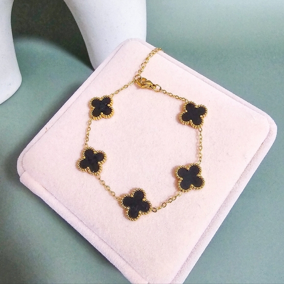 Stainless steel gold tone double sided four leaf clover bracelet new - Picture 3 of 4